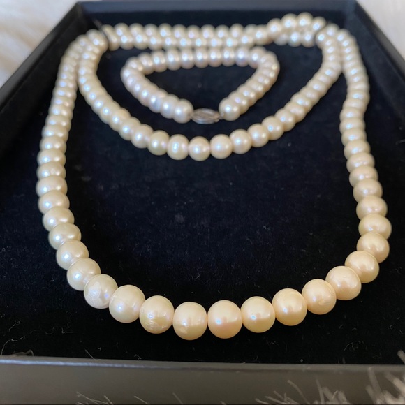 Macy's Jewelry R H Macys Co Pearl Necklace And A Bracelet Poshmark